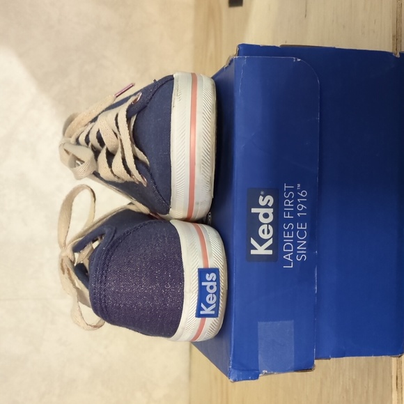 Keds brand sports shoe blue and gold color 7.5 - Picture 2 of 4
